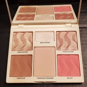 Cover FX Highlighter, bronzer, and blush Palette